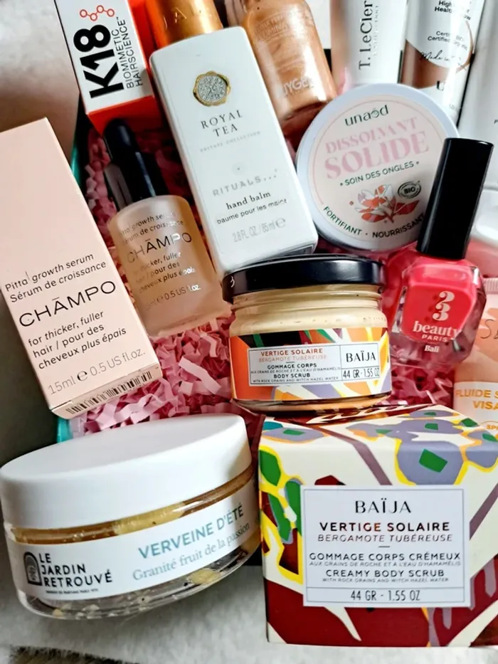 box maquillage et soins neufs. lot de produits dans un coffret 🎁 - photo numéro 5