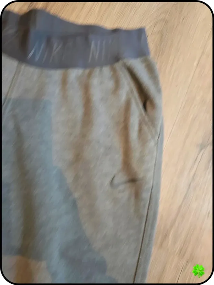 Jogging Nike taille S - photo numéro 2
