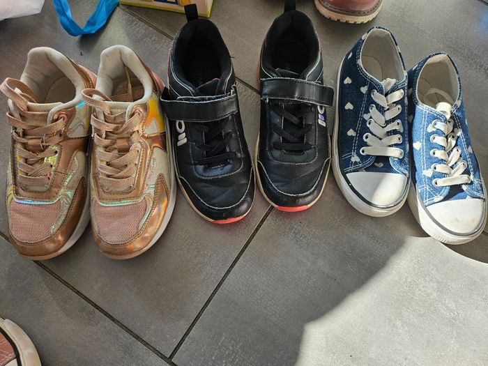 Lot 3 paires de chaussures fille 31