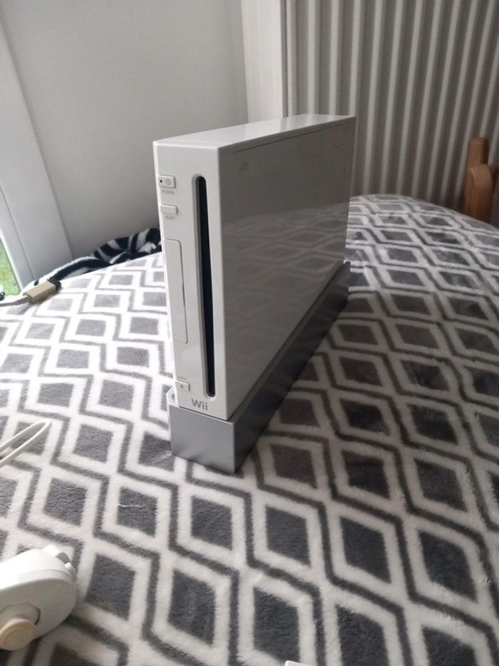 Wii blanche retroconpatible avec 3 jeux et câblage et volant - photo numéro 5