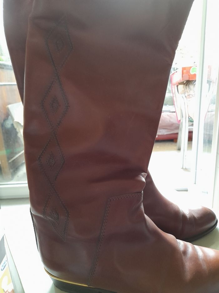 BOTTES " BRUNELLA" MADE IN ITALY TAILLE  39 - photo numéro 2
