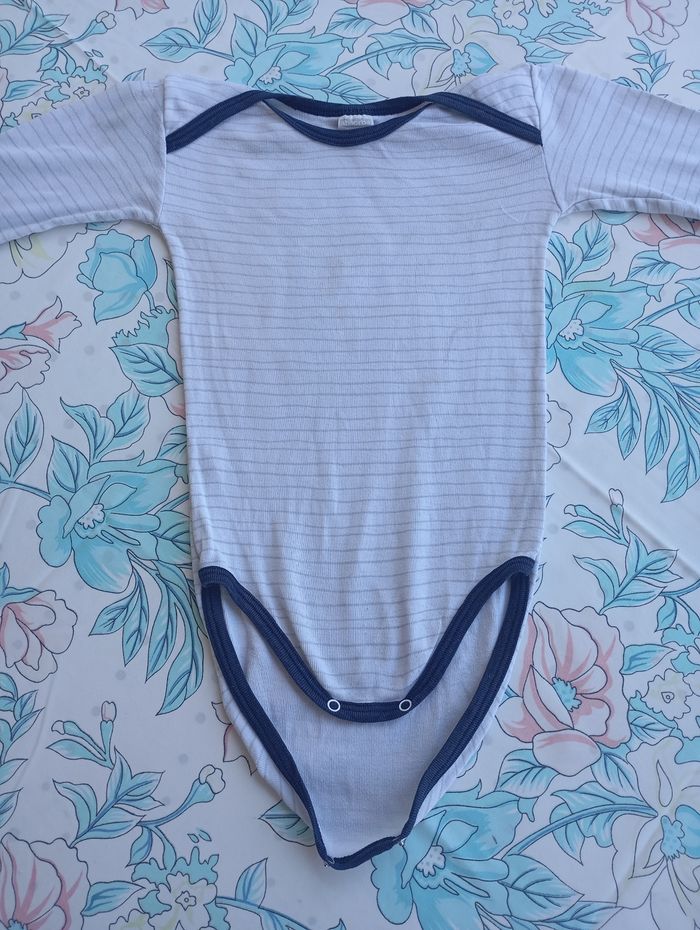 Lot de 4 bodies Absorba 3 ans - photo numéro 6