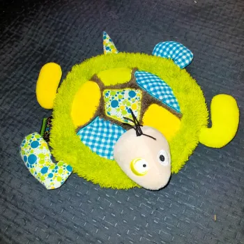 Doudou plat tortue vert jaune bleu Funky garden