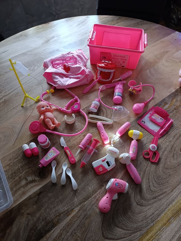 Ensemble malette de docteur