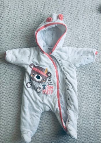 Combinaison bébé à capuche – motif ours 3 mois