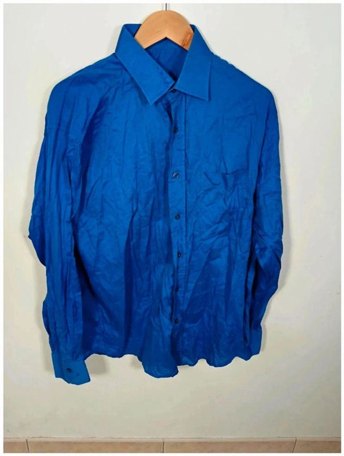 C15 chemise bleu Emmanuelle Khanh L