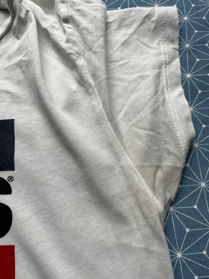 T shirt Levi’s femme taille M couleur blanc état satisfaisant - photo numéro 5