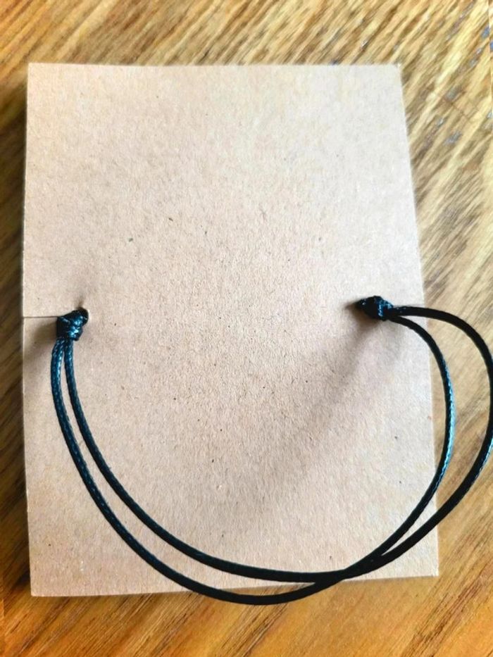 Bracelet vœu Make a Wish – cœur doré – fil noir fin – porte-bonheur minimaliste cadeau zen - photo numéro 5