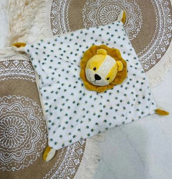Doudou lion bm b&m