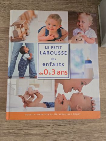 Petit Larousse des enfants de 0 à 3 ans