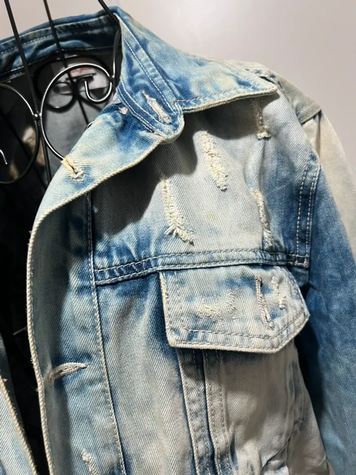 🟩 Veste en jeans effet délavée et déchirée 🟩 P - photo numéro 2