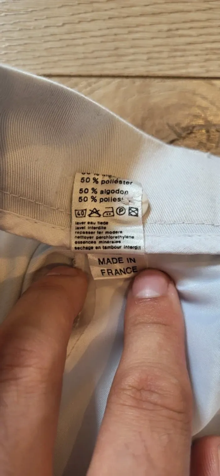 Bermuda homme Lacoste blanc taille 44 (taille petit, équiv. 38/M) - Très bon état - photo numéro 8