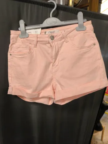 40388 short rose clair (mid waist) neuf avec étiquette
