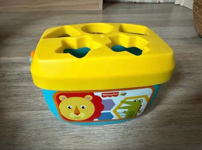 Mon trieur de formes Fischer Price - photo numéro 2