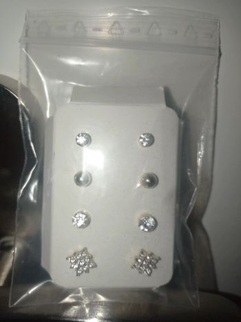 Lot 4 paires boucles d'oreilles neuves