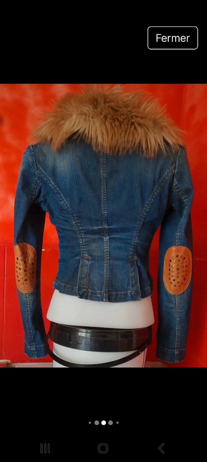 Veste en jean avec col amovible en fausse fourrure de chez Fornarina - photo numéro 7