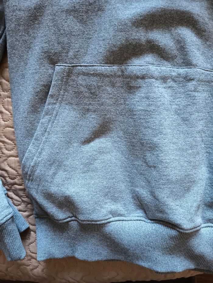 Sweat shirt. Fin . Marque Svrn code. - photo numéro 3
