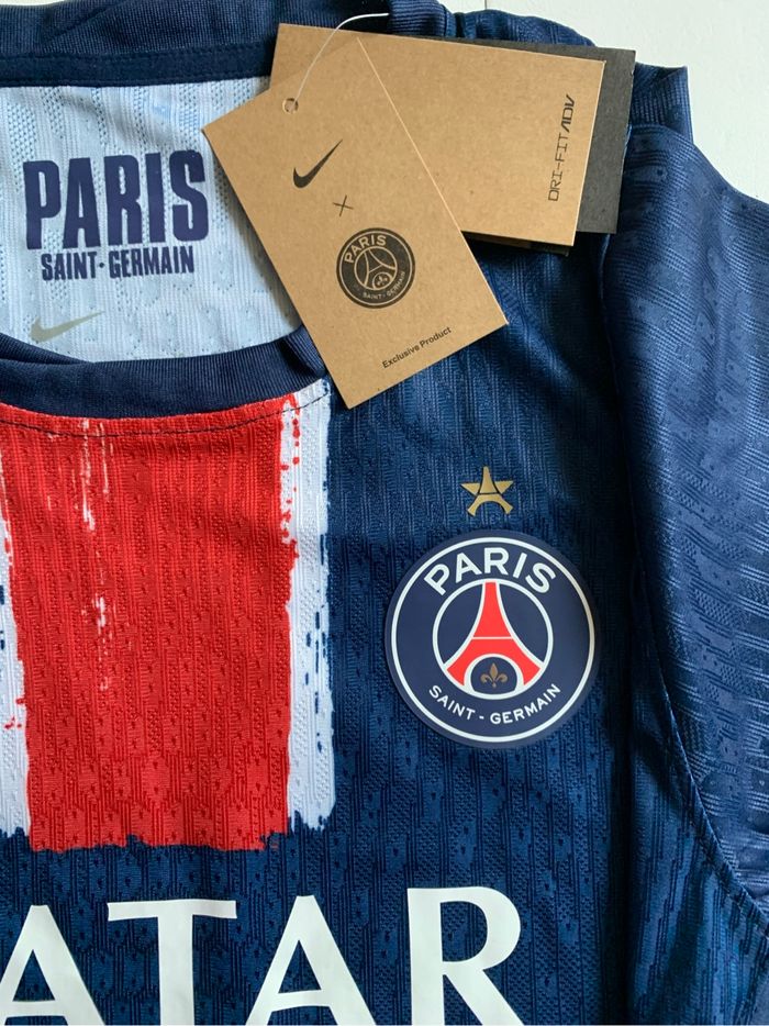 Maillot PSG champion d’Europe taille XL - photo numéro 3