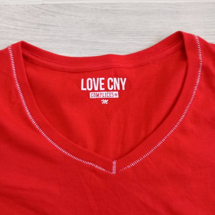 T-shirt femme imprimé rouge à col en V Complices taille M - photo numéro 2