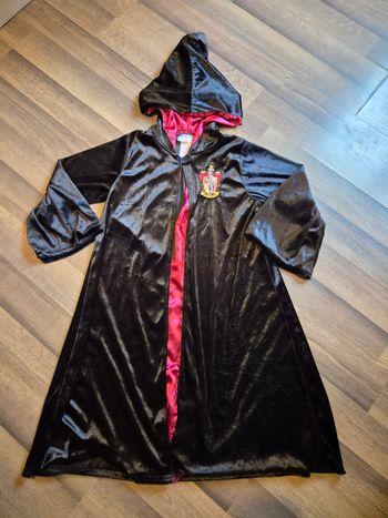 Robe de sorcier Gryffondor Harry Potter. Wizarding World. Taille 9/10 ans. Comme neuve
