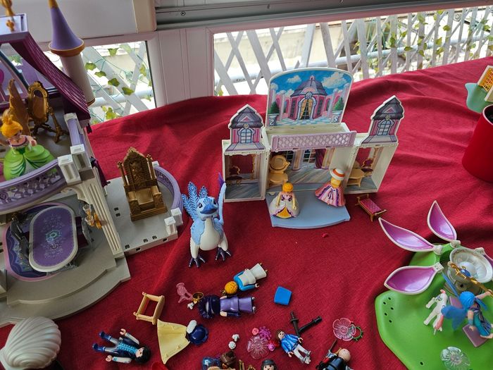 Lot château et princesses playmobil - photo numéro 3