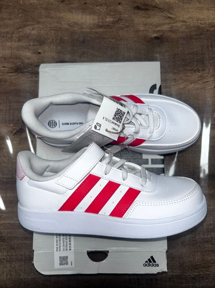 Baskets adidas neuf