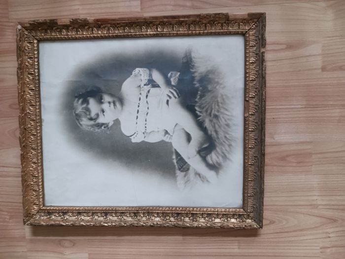 tableau vintage cadre doré photo d'enfant noir et blanc 47 x 40 cm