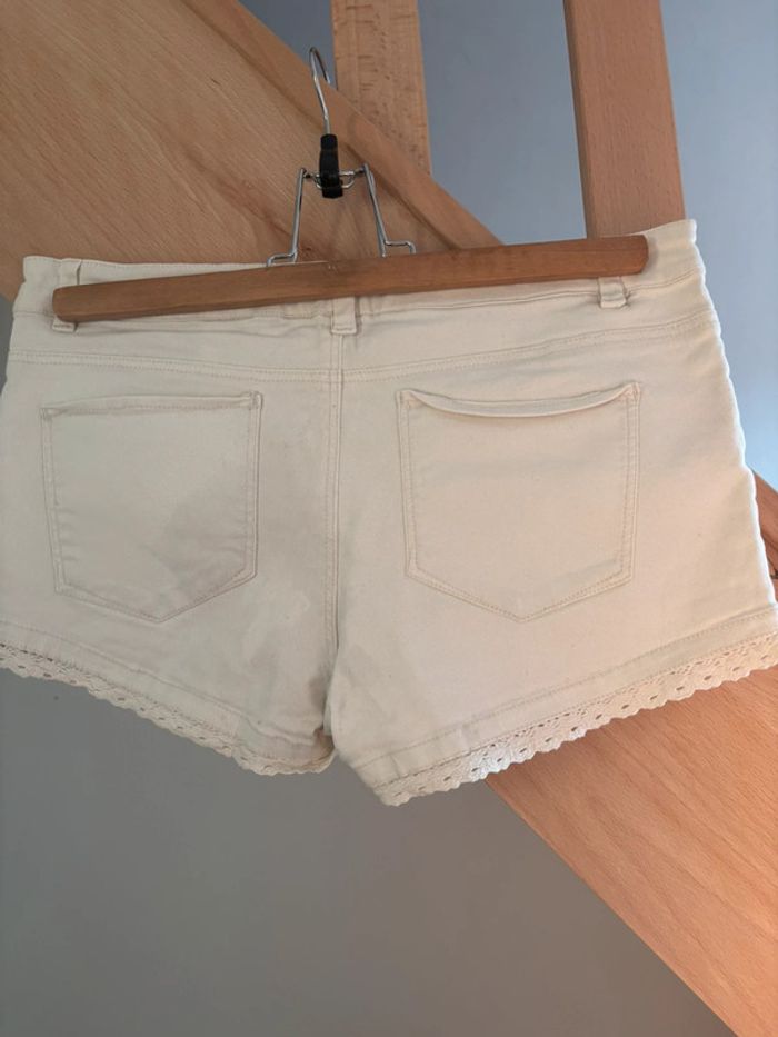 Short en jean avec dentelle blanc H&M - photo numéro 2