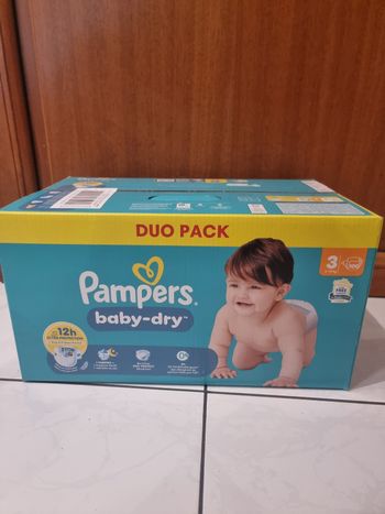 100 couches Pampers taille 3