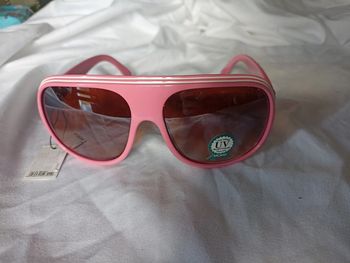 Lunettes de soleil rose