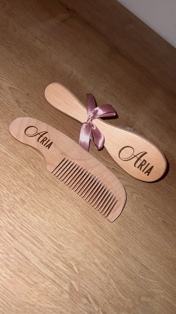 Ensemble de brosse et peigne en bois pour bébé personnalisé