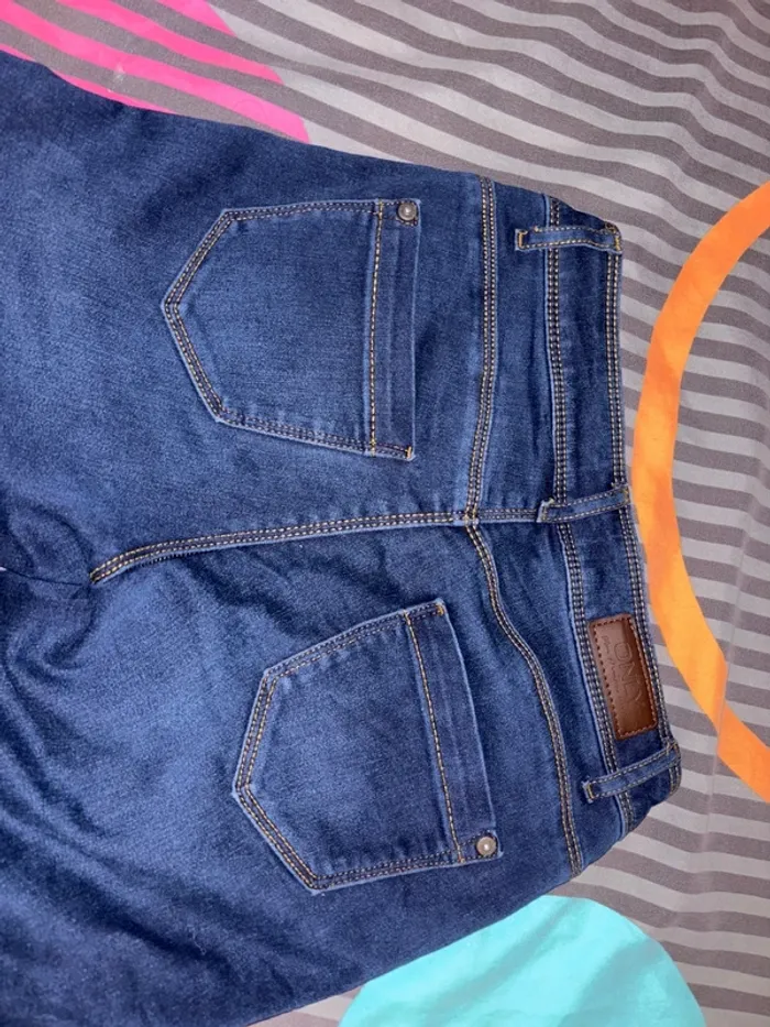 Jean fille xs taille 32 - photo numéro 2
