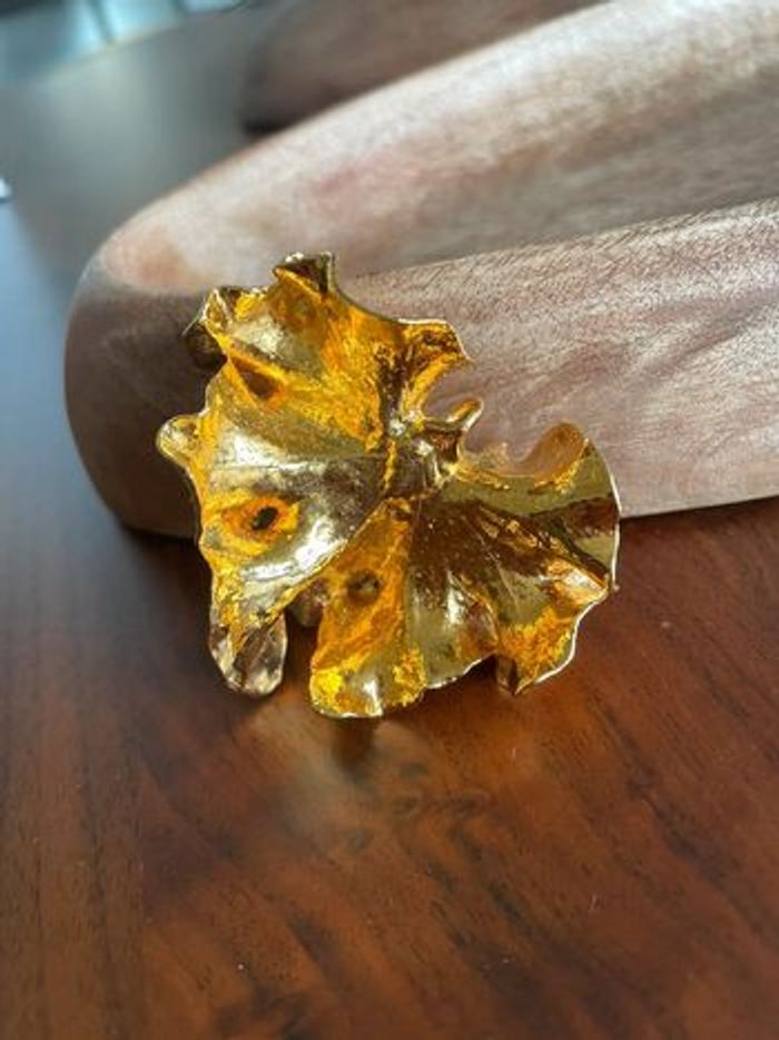 Pendentif broche feuille or