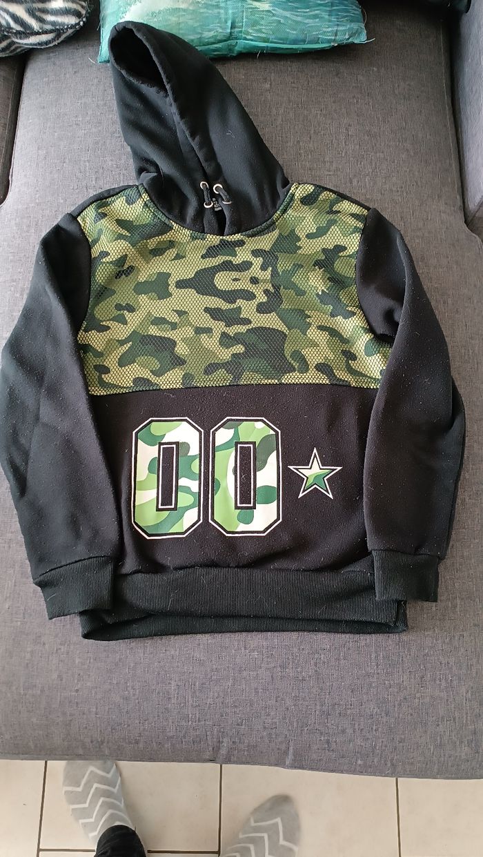 Pull à capuche taille 14 ans garçon