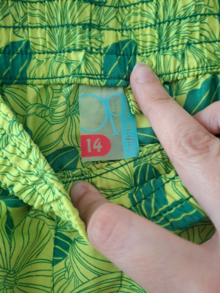 Short de plage/surf vert clair et foncé - taille 14 - neuf - photo numéro 3