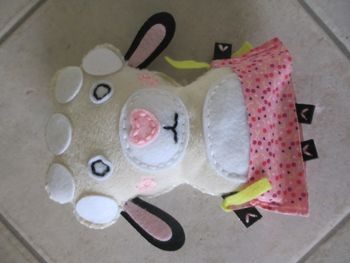 Peluche mouton cousue manuellement 21 cm