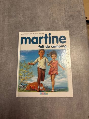 Livre Martine, fait du camping