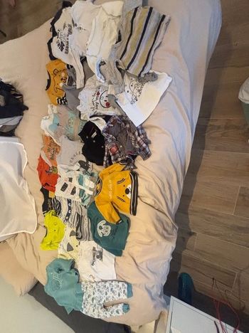 Lot de pulls et t-shirts manches longues 6 mois garçon  