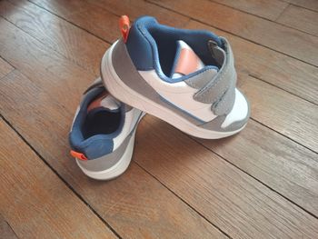 Chaussure enfants taille 25