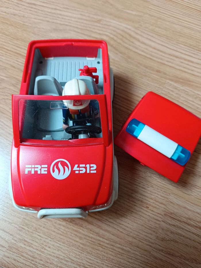 Voiture d'intervention du chef des pompiers Playmobil - photo numéro 9
