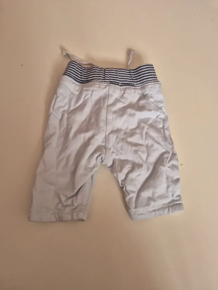 Pantalon 1 mois - photo numéro 2