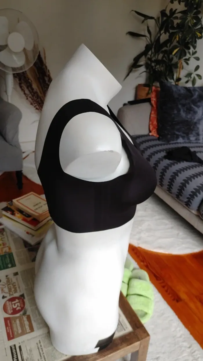 Soutien gorge brassière noir en nylon polyamide invisible - photo numéro 3