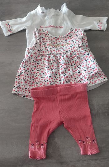 Ensemble mot d'enfants fille 1 mois