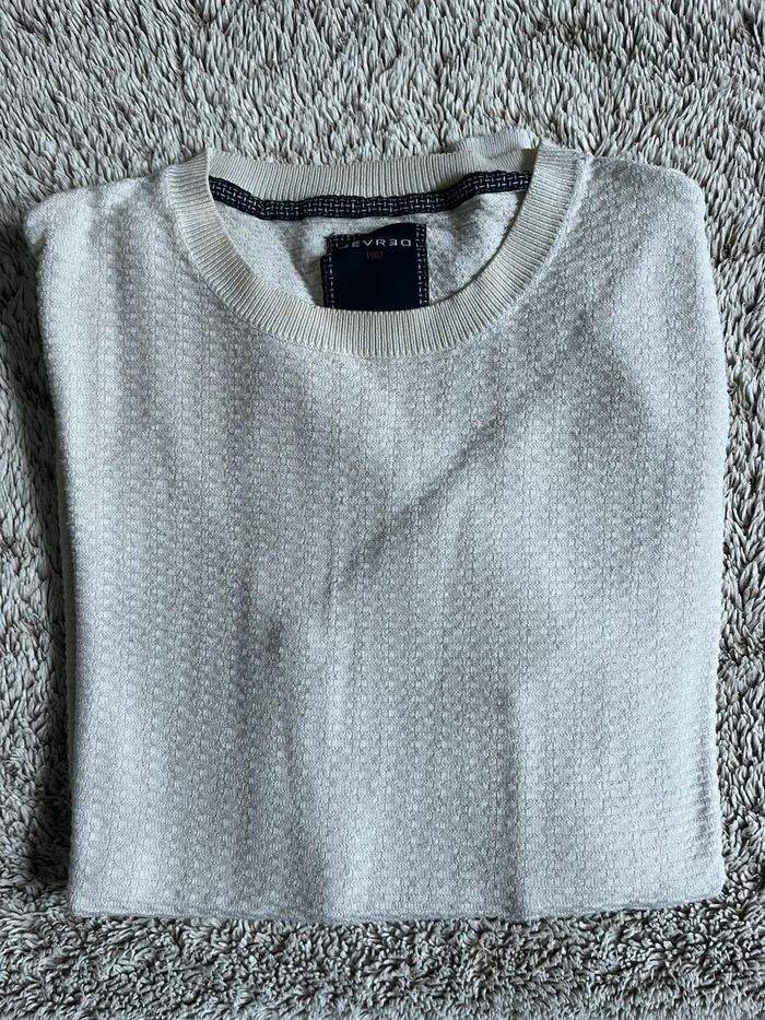 Pull crème, homme taille M. Devred.