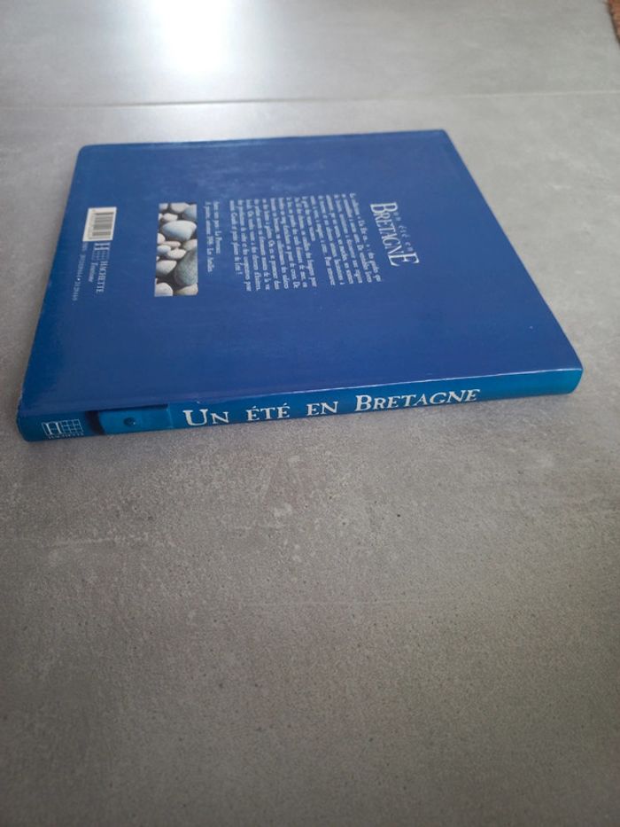 📖 Un été en Bretagne Hachette - photo numéro 3