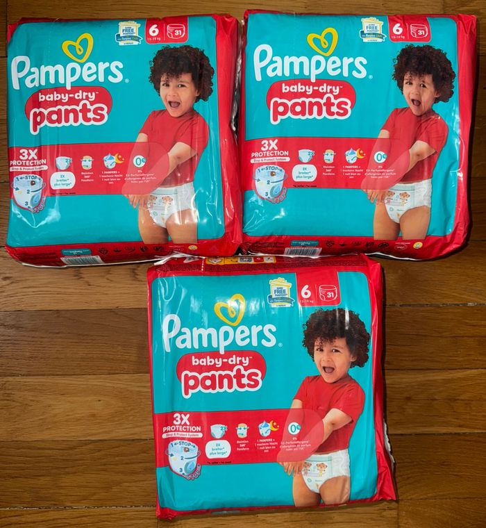 Lot de 3 paquets de couches Pampers taille 6