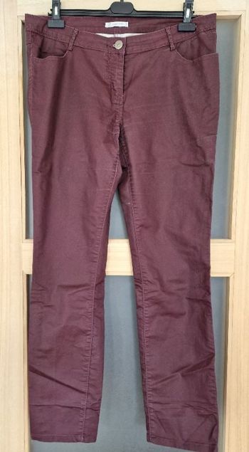 Pantalon style jean huilé bordeaux