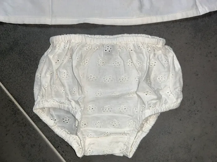 Ensemble 2 pièces robe et culotte broderie anglaise bébé fille Kiabi - photo numéro 7