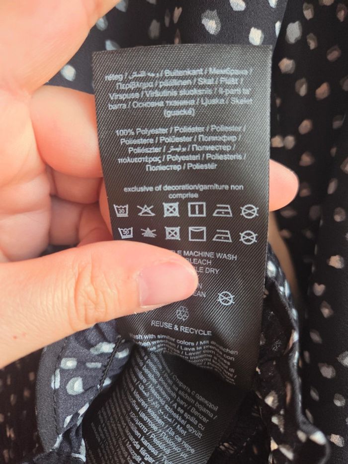 Blouse noire à pois - taille M - neuve sans étiquette - photo numéro 5