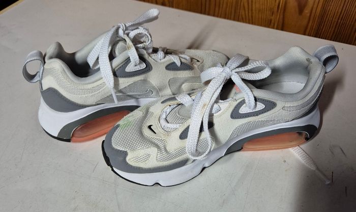 Basket femme Nike air max 200 beige et grise taille 36 - photo numéro 5